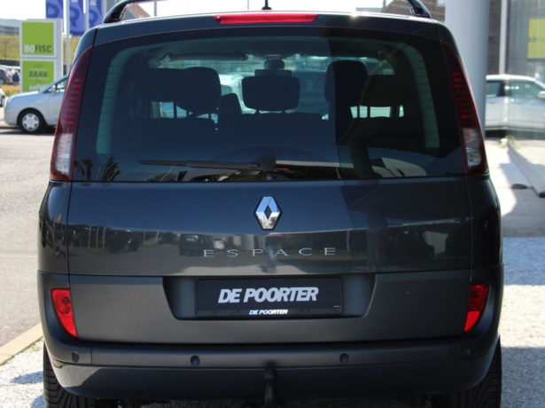 Renault Espace 2.0 diesel manueel. 04/2014 – 113600 km. bei Garage De Poorter in 8530 Harelbeke
