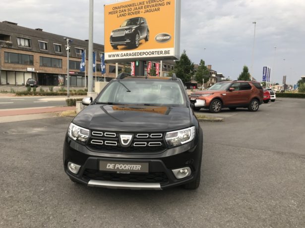 Dacia Sandero Stepway 1.0 benzine manueel – slechts 14000 km ! bei Garage De Poorter in 8530 Harelbeke