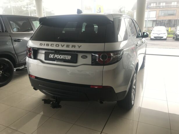 Land Rover Discovery Sport 7 zetels 2.0 benzine automaat bei Garage De Poorter in 8530 Harelbeke